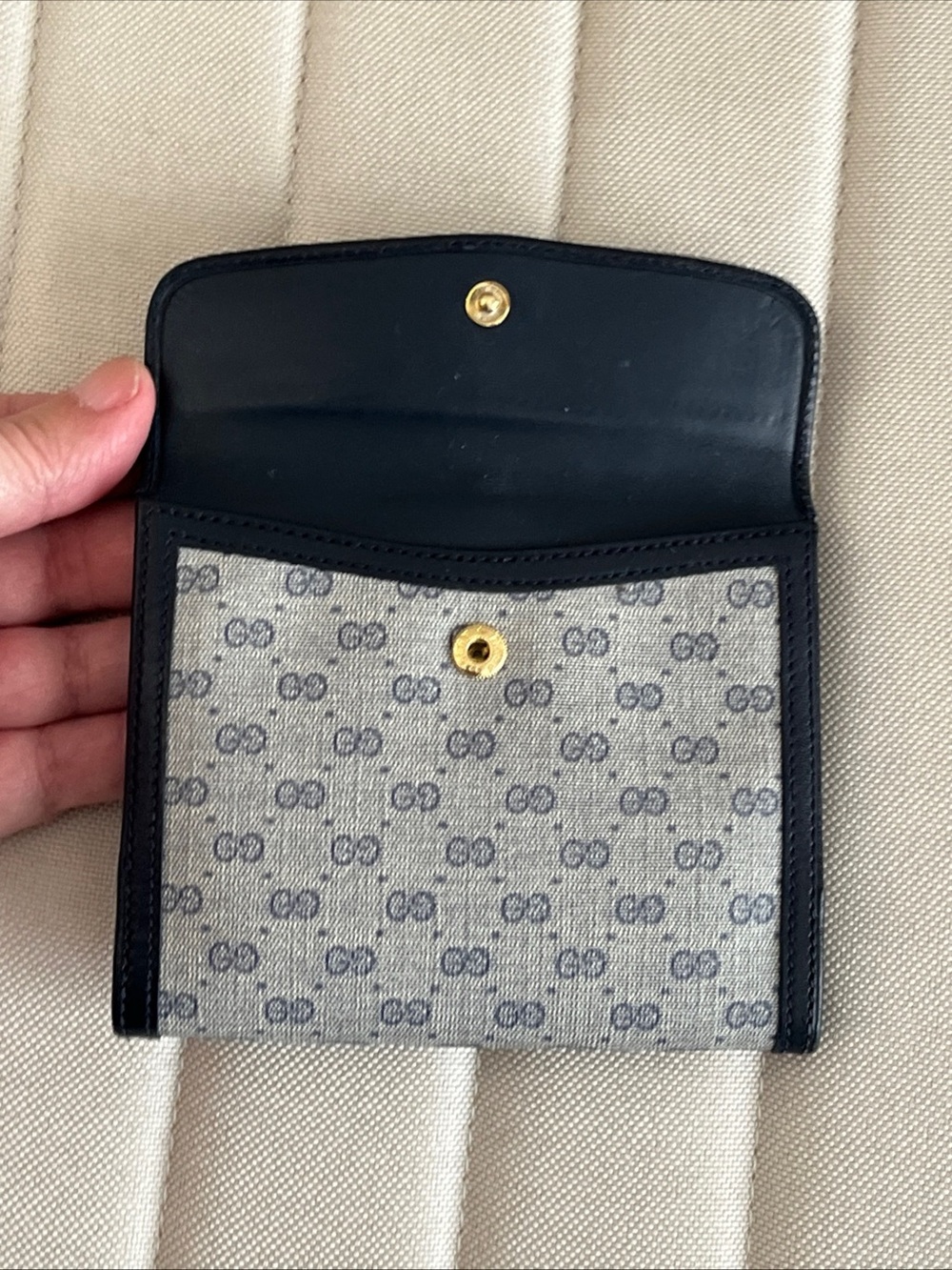 Gucci Gold and Navy Double G Logo Hardware Accent wallet - Picture 4 of 15